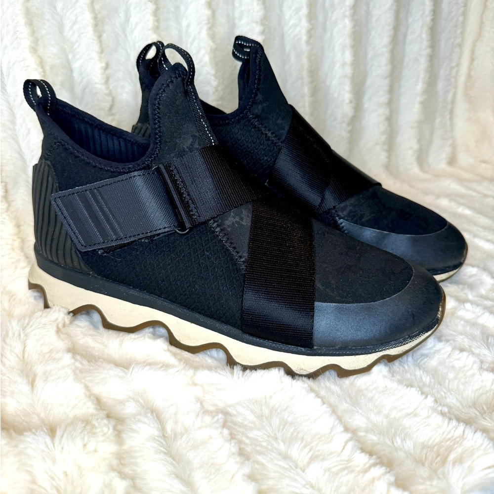 Sorel tennis shoes